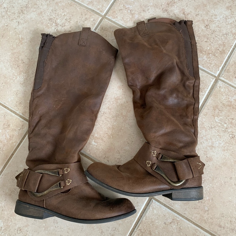 Riding boots